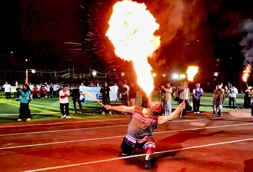 山歌摆手舞, 采取主客场